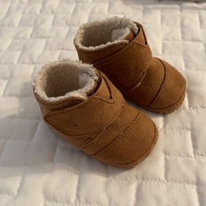 Baby TOMS.  Size 2. NWOT